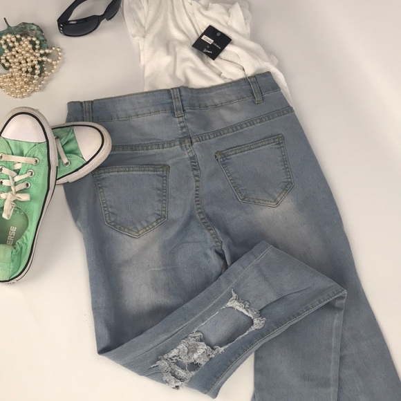 Distressed Skinny Jeans - Picture 7 of 7